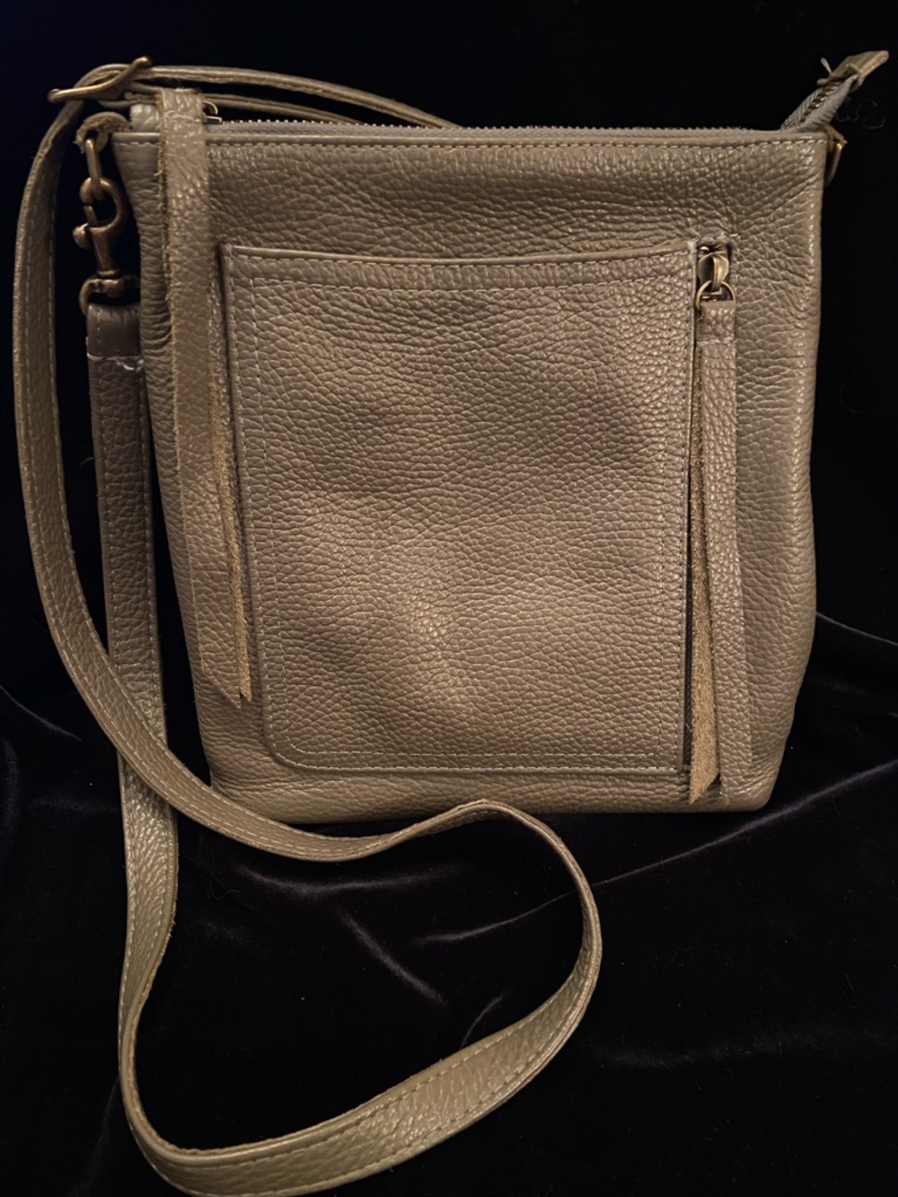 OVERLAND Verano Leather Crossbody Bag Olive Green EUC $269